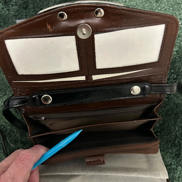 NWT. M.C Brighton Brown & Black Croc-Embossed Crossbody Purse. - Picture 11 of 16